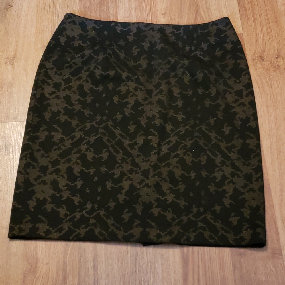 Halogen Skirt
